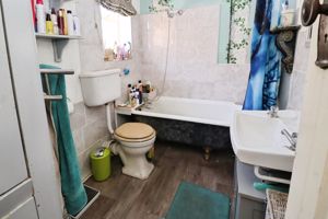 BAYARD AVENUE- click for photo gallery